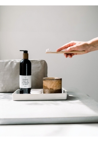 Leeff 18152 Gel de ducha Fabulous Fig — 'Every day is a fresh start' (negro)