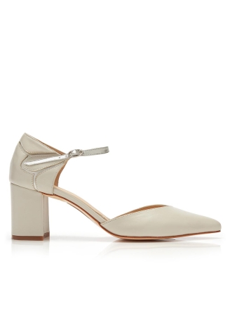 Rachel Simpson Zapatos de novia Charlie Marfil ()